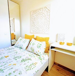 Private Room In Renovated Apartment - Tram 1 Min Walk Νίκαια Exterior photo