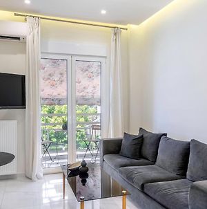 Central 2Br Apartment In The Heart Of Αθήνα Exterior photo