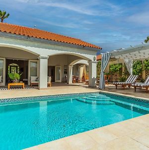 Luxury Pool Villa With View Cabana Bbq 3Minbeach In Tierra Del Sol Malmok Exterior photo