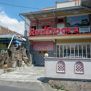 Reddoorz Near Desa Wisata Tambi Dieng Wonosobo Exterior photo
