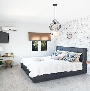 “Shiny” Sea View Apartment At Istron Άγιος Νικόλαος Exterior photo