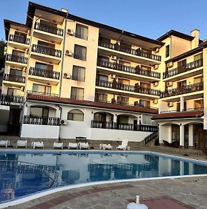 Spacious Fully Furnished Studio In Kavarna Apart Hotel Exterior photo