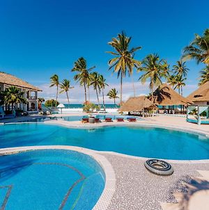 Cterra Zanzibar Beach Resort Bwejuu Exterior photo