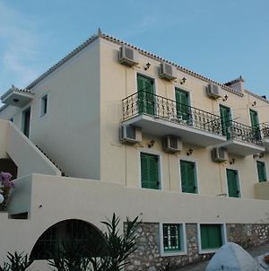 Nikos -Dimitris Apartments Σπέτσες Exterior photo