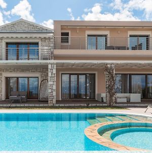 Luxury Villa Hera - Beachfront Ρόδα Exterior photo