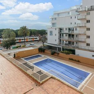 Amazing Apartment In Malgrat De Mar With Outdoor Swimming Pool, 3 Bedrooms And Wifi Exterior photo