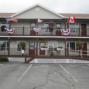 Bishops Country Inn Motel Jackman Exterior photo