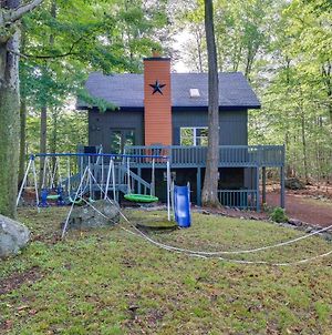 Pet-Friendly Tobyhanna Retreat With Deck And Playset! Exterior photo