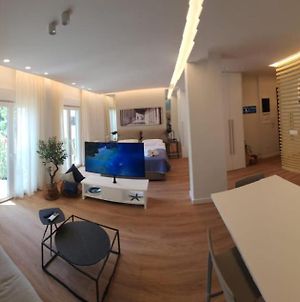 Open Plan 42Sqm Renovated Apartment 15 Minutes From Acropolis Αθήνα Exterior photo