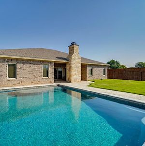 Spacious Lubbock Home With Private Pool And Yard! Exterior photo