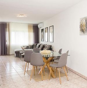 Two Identical Designer 2Bd Flats With Sea View In Balchik Διαμέρισμα Exterior photo