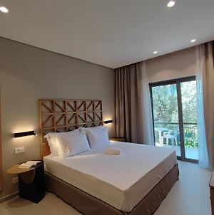 Niriton Residence Brand New Nydri Suites Exterior photo