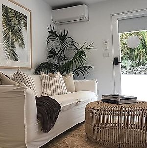 Salty Palms -Lux Seaside Studio Apartment Kiama Exterior photo
