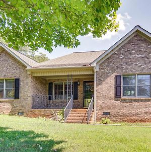 Charming Greenville Home 6 Mi To Downtown! Exterior photo