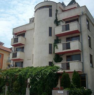 Hotel Neven Πριμόρσκο Exterior photo