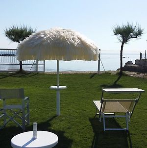 Agriturismo Frontemare Bed and Breakfast Giulianova Exterior photo