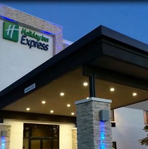 Holiday Inn Express & Suites Blackwell, An Ihg Hotel Exterior photo