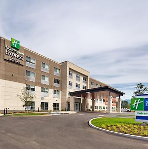 Holiday Inn Express & Suites Terrace, An Ihg Hotel Exterior photo