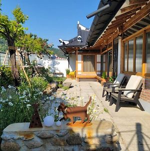 Hanok Villa Okcheon Landscape Suncheon Exterior photo