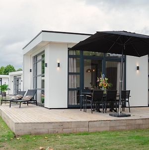 Luxury Holiday Home On The Water, Located In A Holiday Park In The Betuwe Maurik Exterior photo