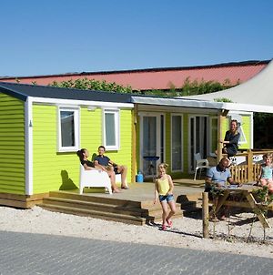 Colorful Chalet With Terrace Almost At The Lake And Beach Maurik Exterior photo