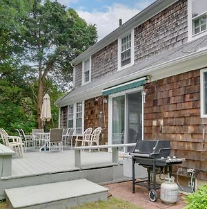 Hyannis Hideaway With Fireplace And Outdoor Dining Exterior photo