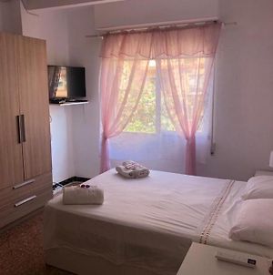 Cozy Room In A Shared Apartment Near The See Port Valencia Βαλένθια Exterior photo