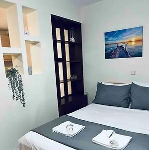 New Unique Apartment In Heraklion Nea Alikarnassos Exterior photo