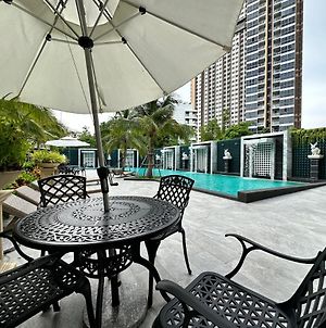 Arcadia Center Suites Pattaya Exterior photo