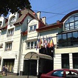 Elite Hotel Oradea Exterior photo