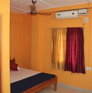 Aashiaanaa Residency Inn Port Blair Room photo