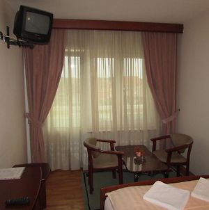 Guest House Vila Lux Vrnjačka Banja Room photo