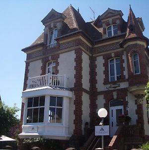 La Maison D'Emilie Ξενοδοχείο Houlgate Exterior photo