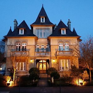 Le Castel Guesthouse Μπαγιέ Exterior photo
