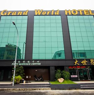 Grand World Hotel Τζόχορ Μπάχρου Exterior photo