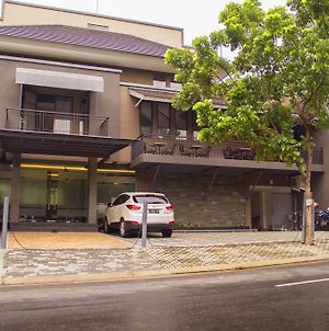 Kana Citra Guesthouse Σουραμπάγια Exterior photo