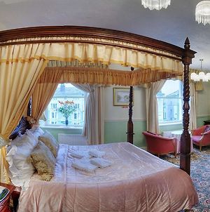 The Montclare And Cumberland Bed and Breakfast Λαντούντνο Room photo