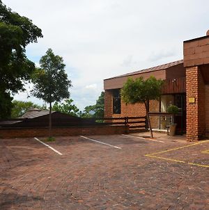 El Cazador Guest House Pretoria-Noord Exterior photo
