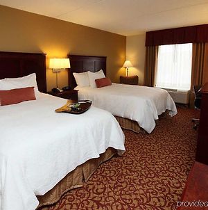 Hampton Inn & Suites Charlottesville-At The University Room photo