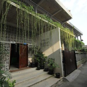 Pawon Cokelat Guesthouse Γιογκιακάρτα Exterior photo