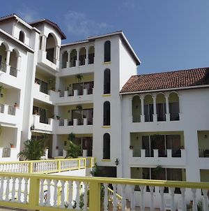 West Bay Colonial Hotel Ροατάν Exterior photo