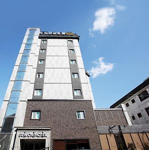 New Suwon Hotel Exterior photo