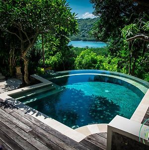 Twin Island Villas & Dive Resort Lembongan Exterior photo