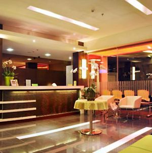 Bamboo Inn Hotel & Cafe Τζακάρτα Exterior photo