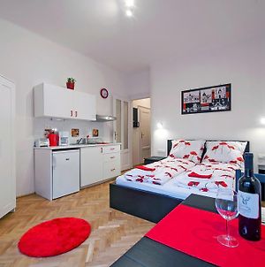 Parking, Ac, Wifi Flat Next To Andrassy Ave Διαμέρισμα Βουδαπέστη Room photo