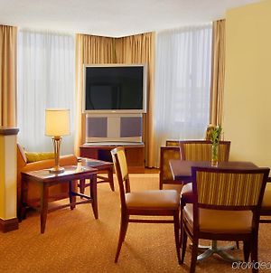 Hilton Indianapolis North Ξενοδοχείο Room photo
