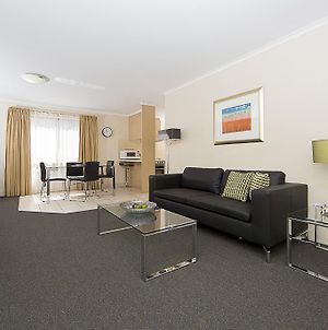 Accommodate Canberra Kingston Court Room photo