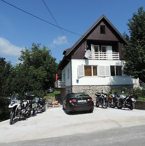 Guesthouse Nikola Plitvička Jezera Exterior photo