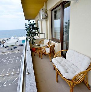 Summerland Sea View Exclusive Apartment - Mamaia Room photo