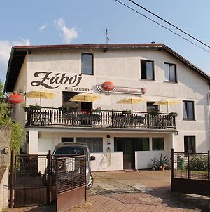 Zaboj Restaurant Ξενοδοχείο Κάρλοβι Βάρι Exterior photo